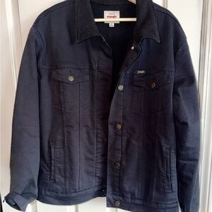 Women’s classic WRANGLER DENIM black jacket. NEW, never worn. XL $34